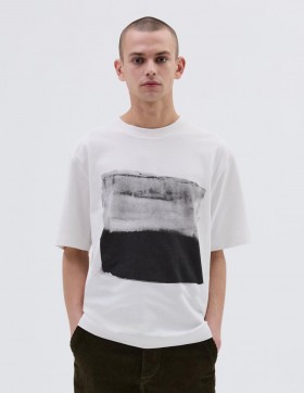 MHL. Abstrakt stripete t-skjorte i off-white | Menn Margaret Howell Sportswear
