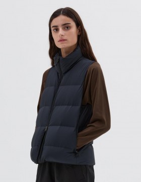  Mizuno High Neck Gilet černá | Dámské bundy a kabáty Margaret Howell