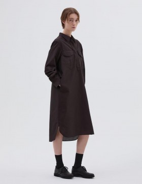  Kleid mit doppelten Taschen, warmbraun | Damenkleider von Margaret Howell